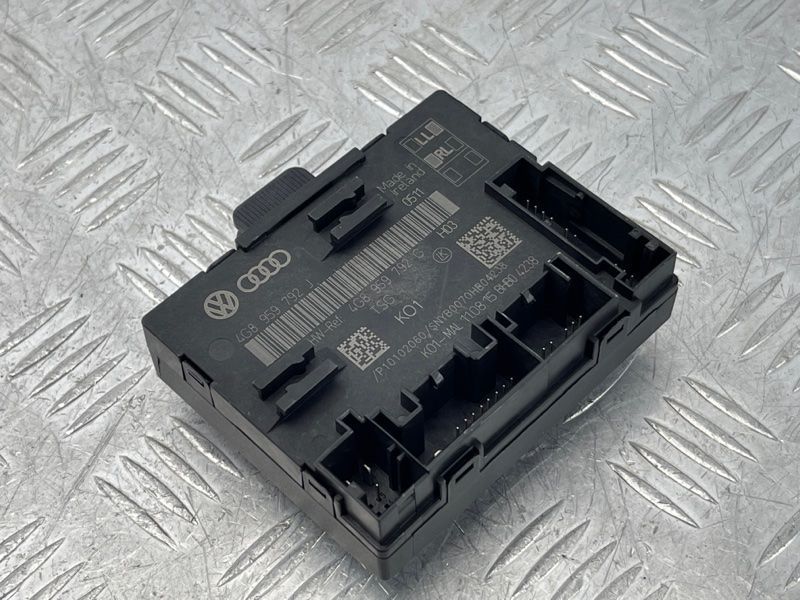Блок керування дверей 4G8959792J Audi A7