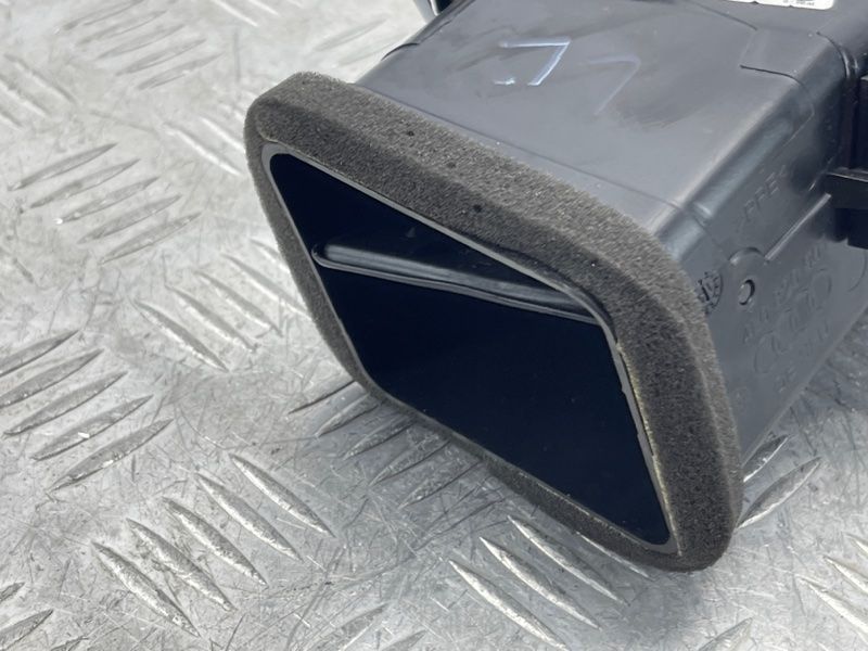 Дефлектор повітропроводу 4L0820901T3Q7 Audi Q7