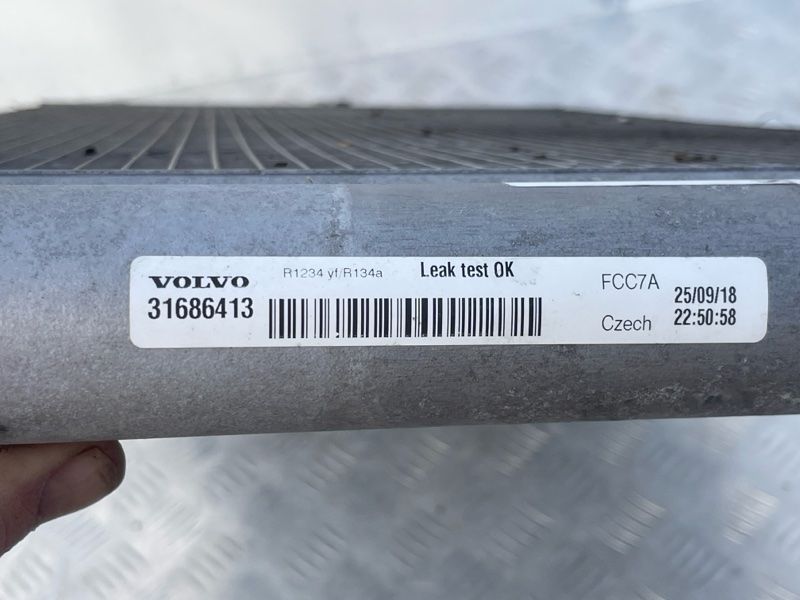 радиатор кондиционера 31686413 Volvo XC90