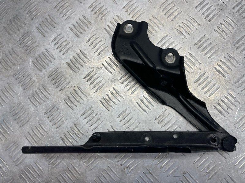 Петля капота 4G8823301E Audi A7