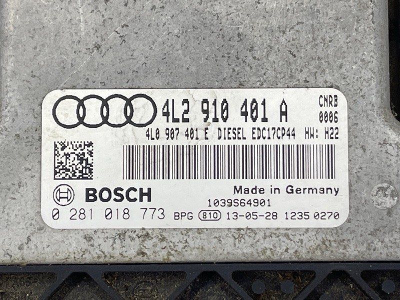 Блок керування двигуном 4L2910401A Audi Q7