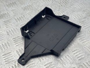Кронштейн 8R0907371 Audi Q5