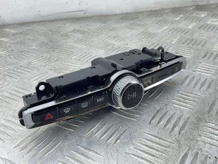 Панель управления обогревом и мультимедиа 31346789 Volvo XC90