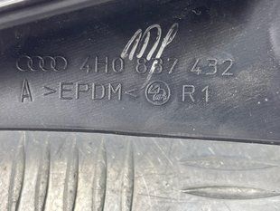 Направляюча скла дверей 4H0837432 Audi A8
