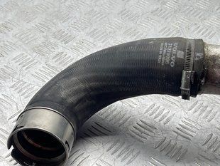 Патрубок интеркулера 31370095 Volvo XC90