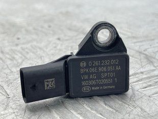 Датчик абсолютного тиску (MAP) 06E906051AA Audi A6 Audi A6, Audi A7, Audi A8, Audi Q7, Audi Q8, Audi RS3, Audi RS5, Audi S5, Audi S5 Sportback, Audi S8, Audi SQ7, Audi SQ8, Audi TT