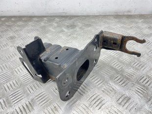 Крепление усилителя бампера 4L0807134C Audi Q7