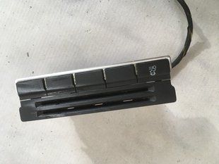 Кнопка антипробуксовочной системы 5N1927132AF Volkswagen Tiguan
