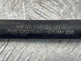 Патрубок 5N0122101G Volkswagen Tiguan