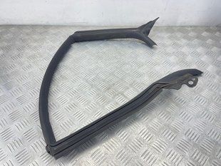 Уплотнитель двери 4G8845695 Audi A7
