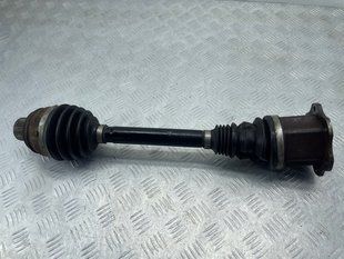 Привідний вал передній 4G0407271F Audi A8 Audi A6, Audi A7, Audi A8, Audi Q5, Audi RS7, Audi S6, Audi S7, Audi S8, Audi SQ5