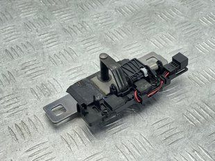Запорная скоба крышки багажника 80A827507 Audi Q5