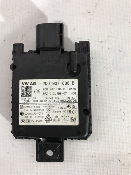 Датчик сліпої зони / блок керування асистента зміни смуги руху 2Q0907686B Volkswagen Tiguan