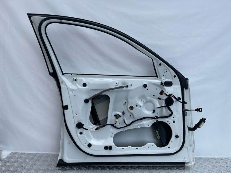 Двері 4G0831051 Audi A6