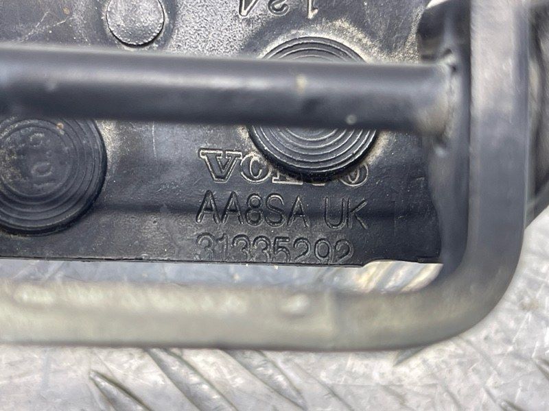 Петля крышки багажника 31335292 Volvo XC60