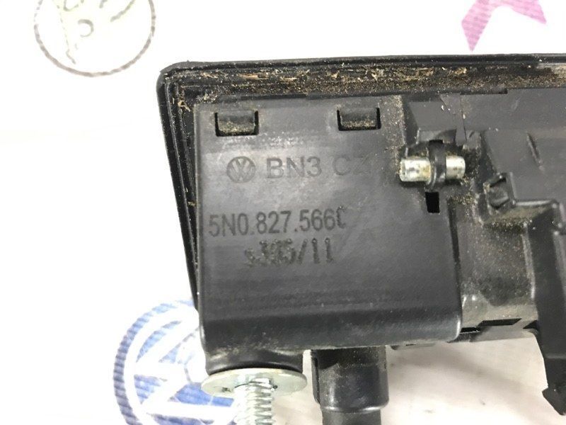 Кнопка замка крышки багажника с камерой 5N0827566C Audi A7