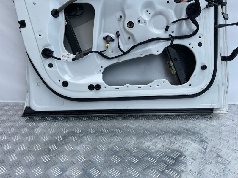 Двері 4G0831051 Audi A6
