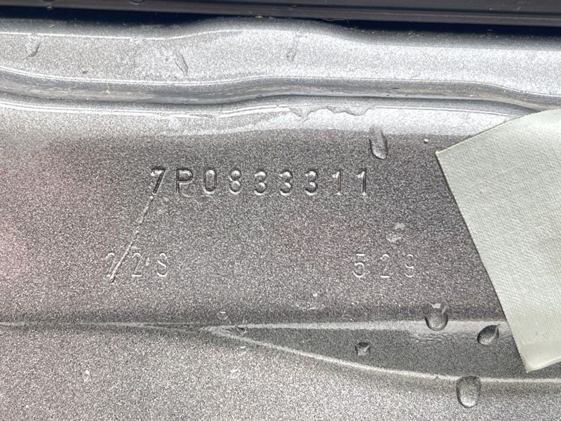 Дверь 7P0833055A Volkswagen Touareg