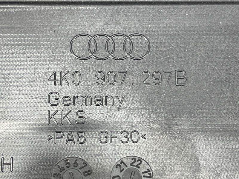 Монтажний кронштейн 4K0907297B Audi A6