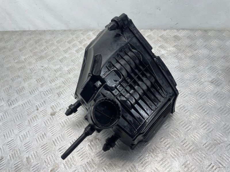 Корпус повітряного фільтра 8W0133835F Audi A4 Allroad