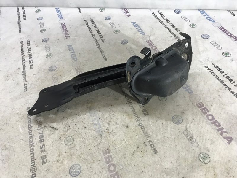 Рычаг задней подвески продольный 3C0505226D Audi Q3