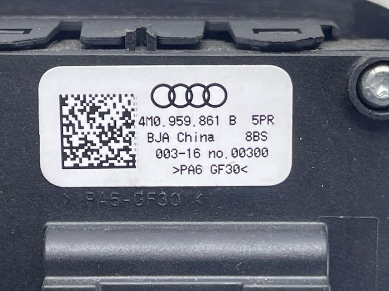 Кнопки регулювання спинки сидіння 4M0959861B Audi Q7
