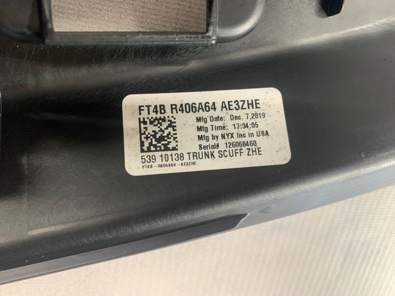 Накладка багажника FT4BR406A64AE Ford Edge
