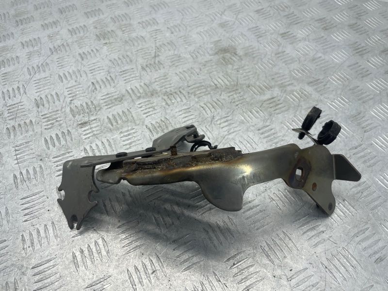 Кронштейн глушителя 31439528 Volvo XC60