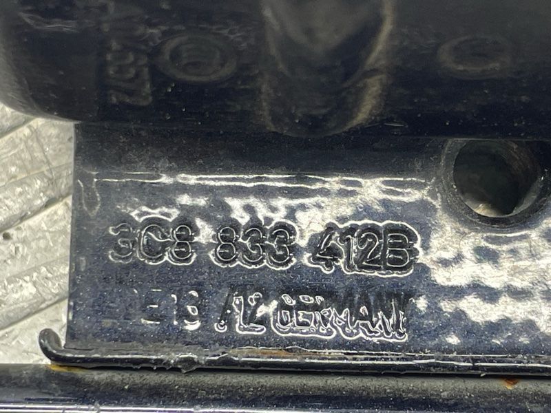 Петля двери нижняя 3C8833412B Volkswagen CC
