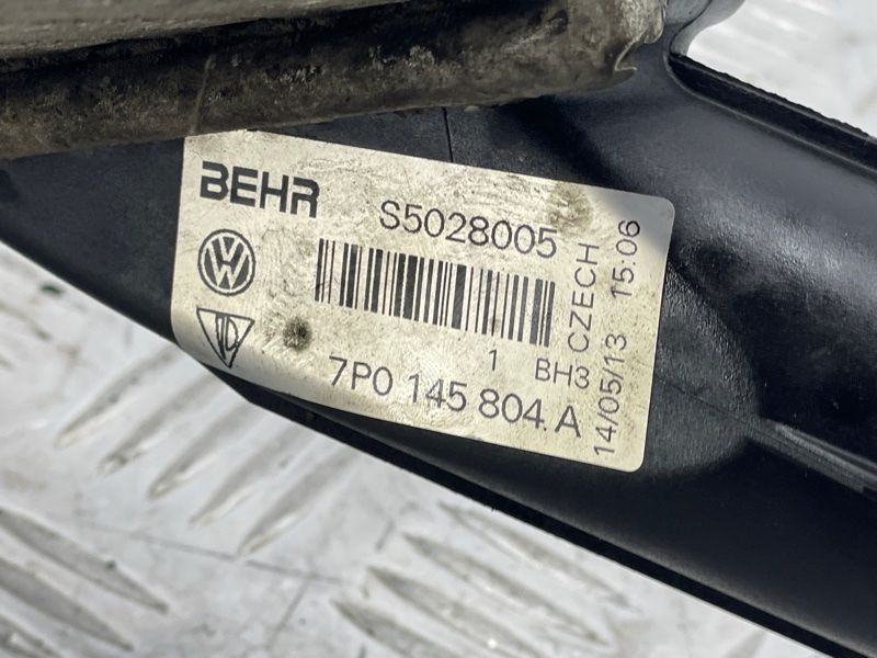 Радіатор інтеркулера 7P0145804A Volkswagen Touareg