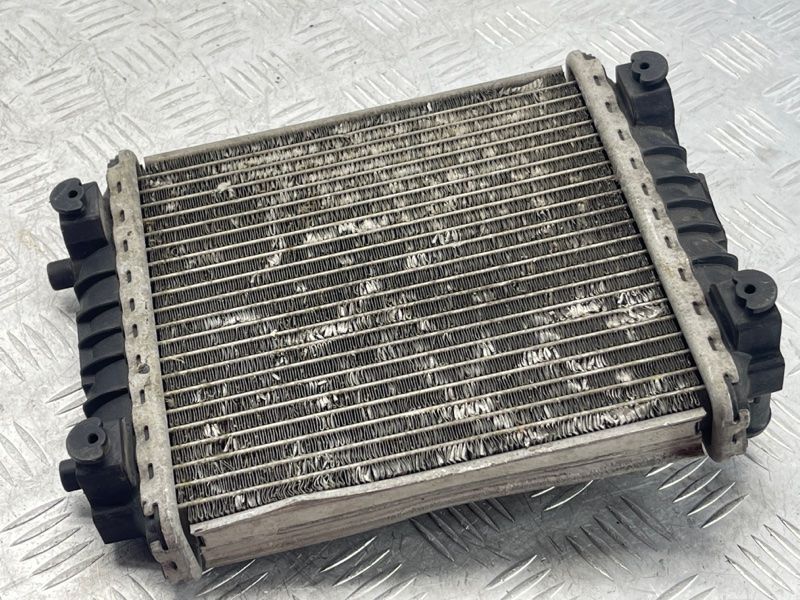 Радіатор охолодження двигуна додатковий 4G0121212 Audi A6