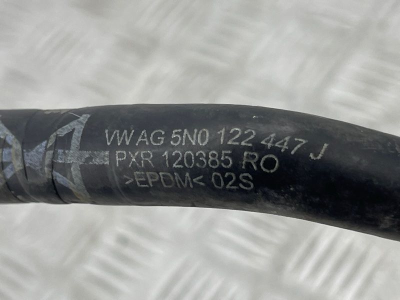 Патрубок 5N0122447J Volkswagen Tiguan
