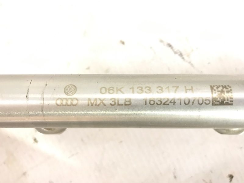 Топливная рампа 06K133317H Volkswagen Passat
