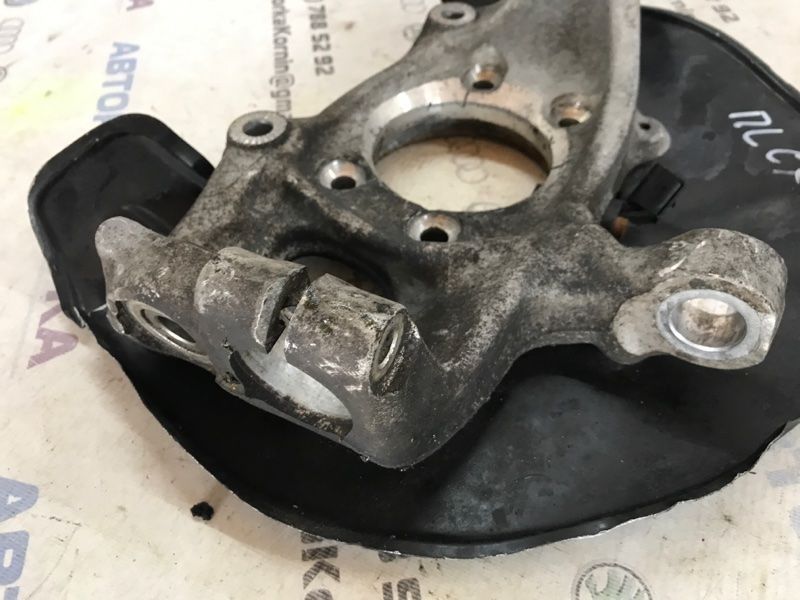 Поворотний кулак / цапфа 4G0407241 Audi A6