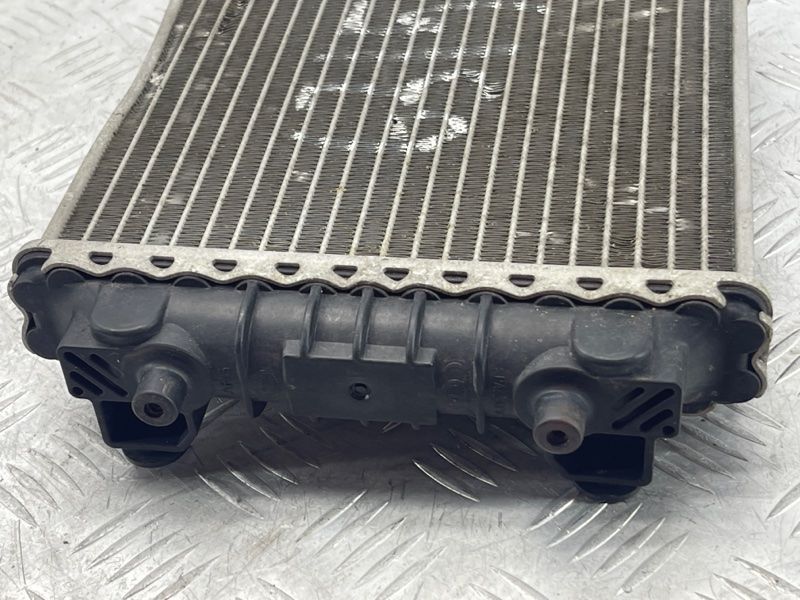 Радіатор охолодження двигуна додатковий 4G0121212 Audi A6