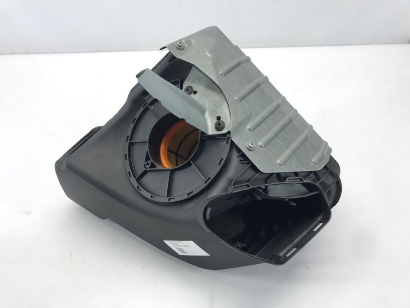 Корпус повітряного фільтра 4G0133838R Audi A6