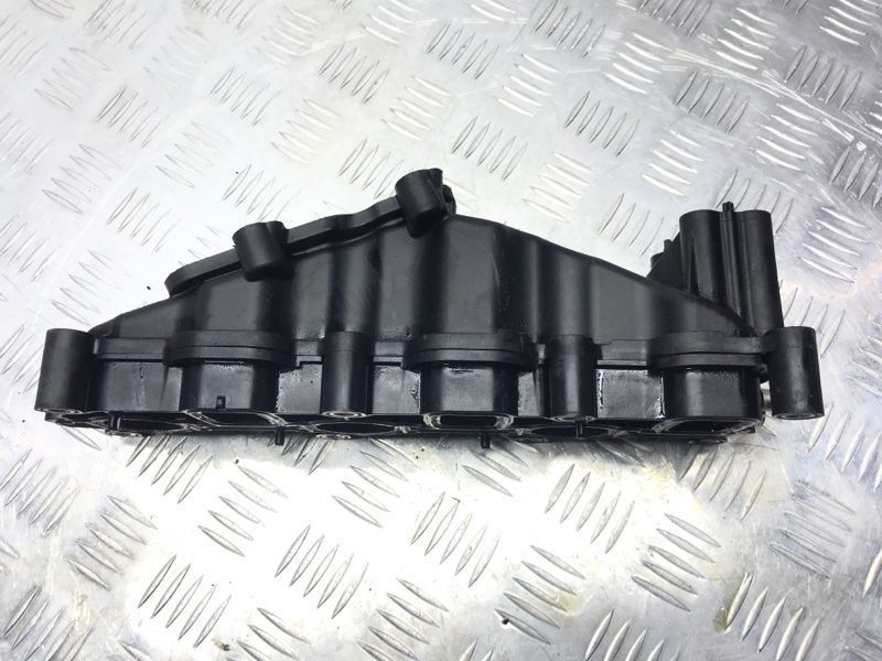 Колектор впускний 059129712BK Audi Q7