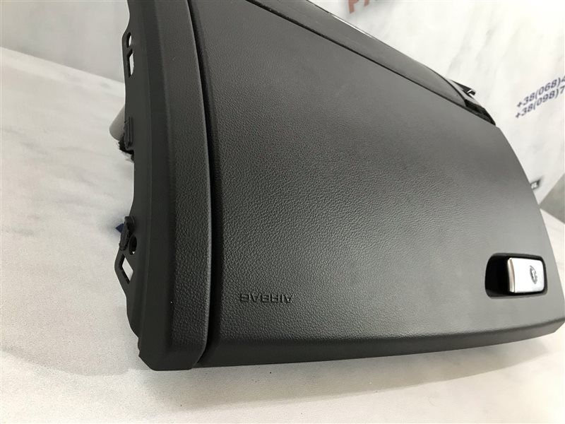 Бардачок / Вещевой ящик 4G8857035D Audi A7