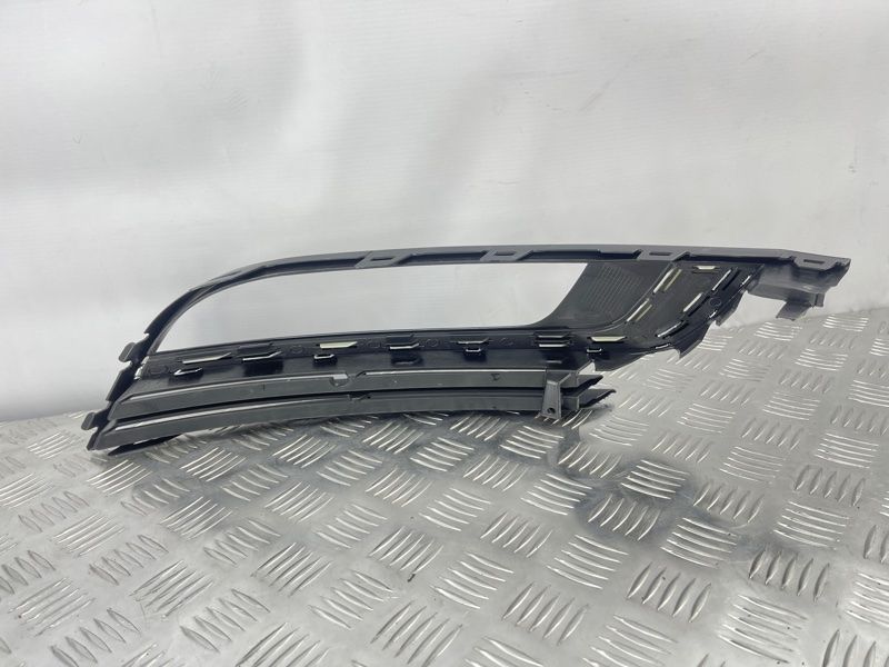 Накладка противотуманной фары 3C8854661041 Volkswagen CC