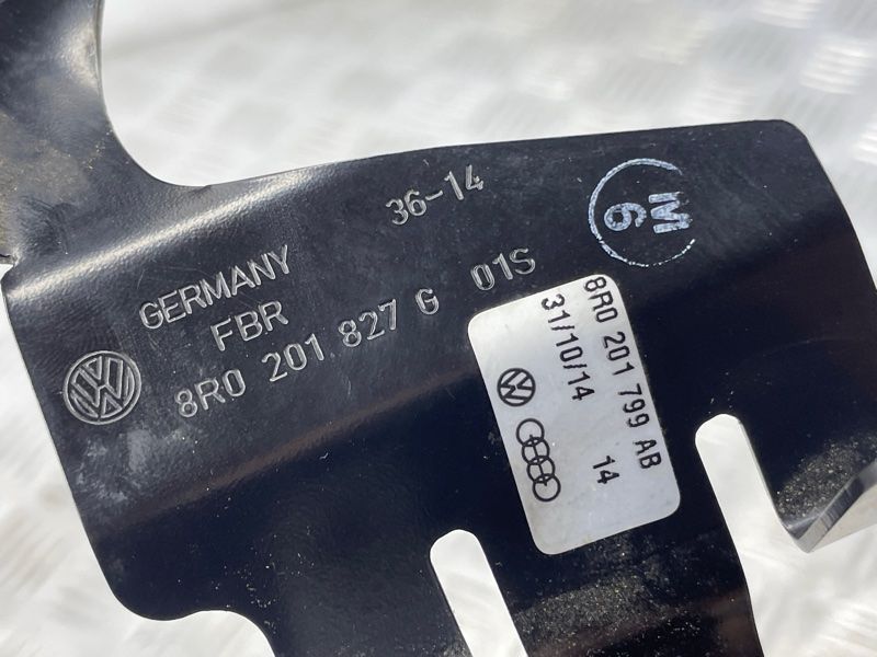 Кронштейн 8R0201827G Audi Q5