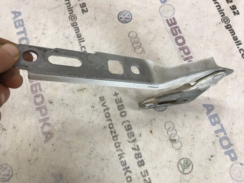 Петля капота 4L0823301 Audi Q7