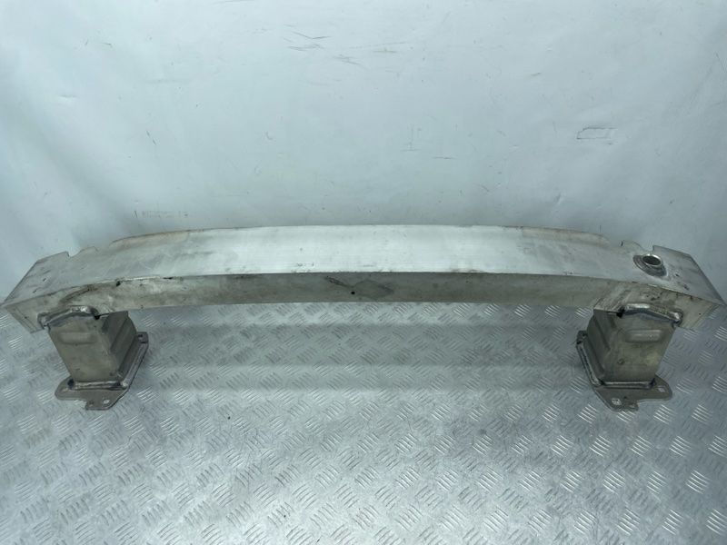 Підсилювач переднього бампера 4H0807109C Audi A8