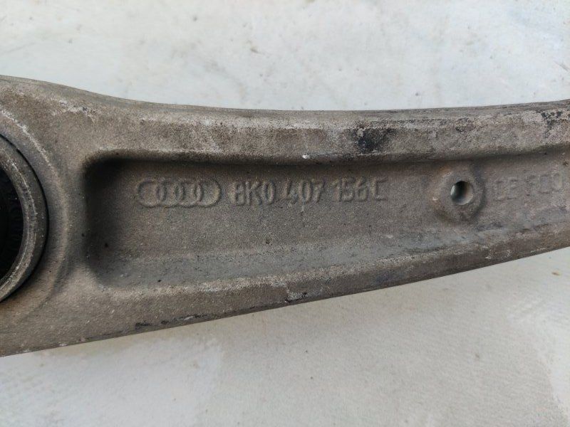 Важіль передньої підвіски несучий нижній 8K0407156C Audi A6
