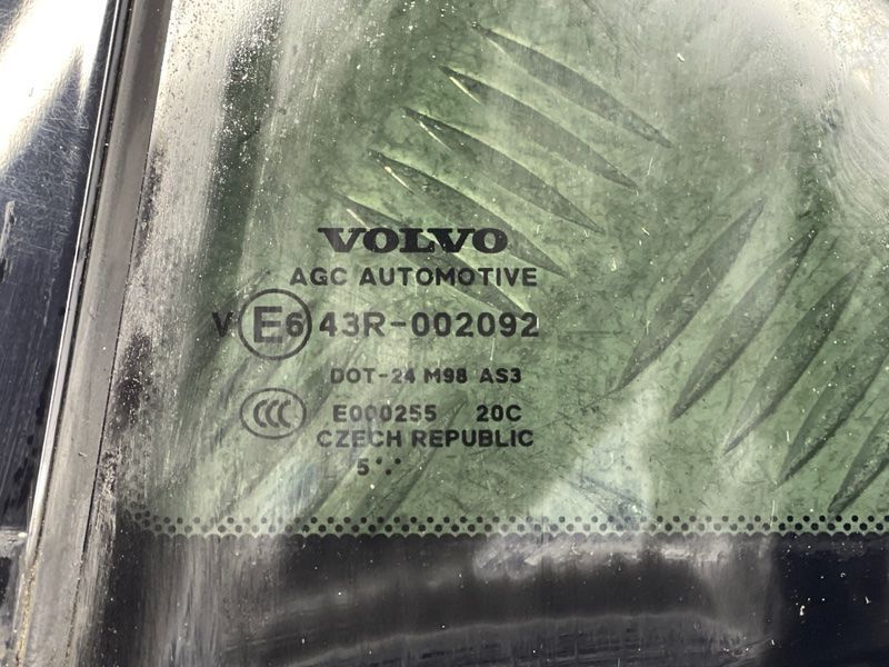 Стекло двери / Форточка 31352994 Volvo XC90