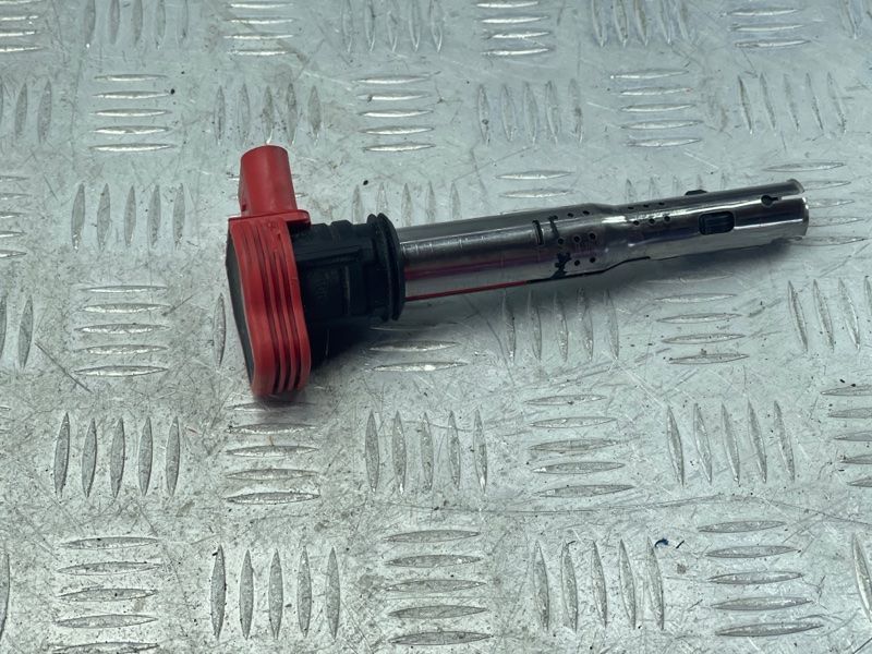 Котушка запалювання 06E905115F Audi A8