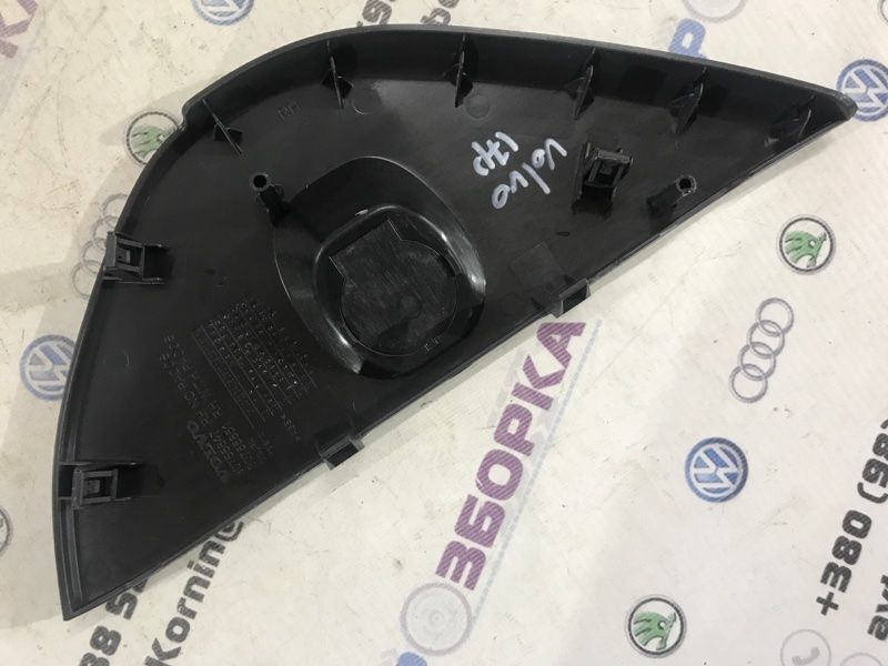 Накладка торпедо 30755647 Volvo XC60