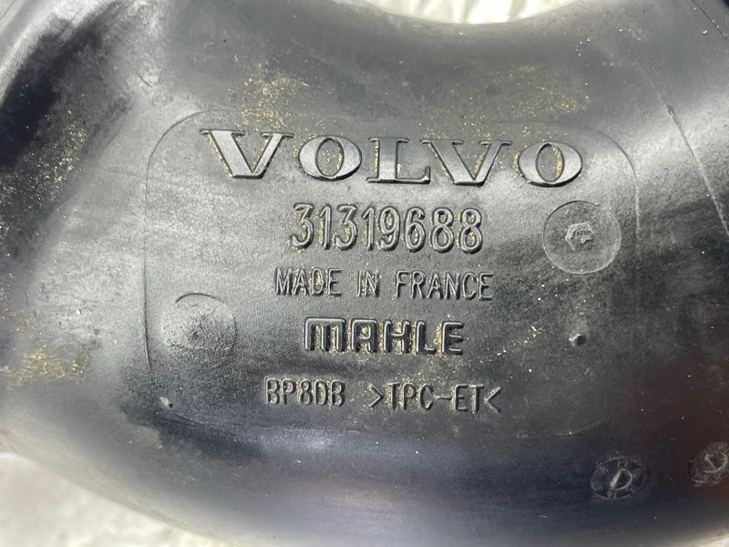 Патрубок повітряного фільтра 31319688 Volvo XC60