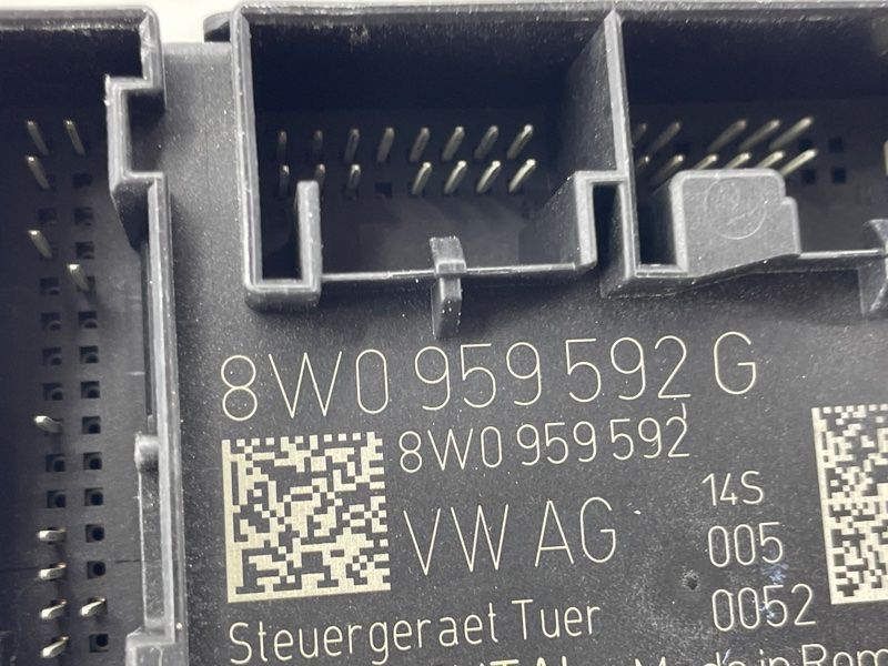 Блок управления двери 8W0959592G Audi A4 Allroad