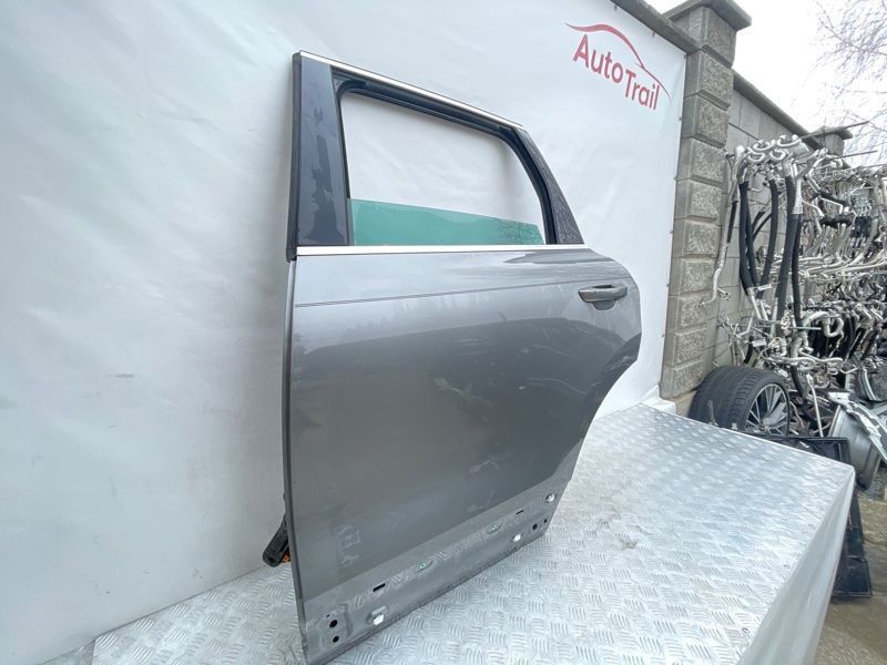 Дверь 7P0833055A Volkswagen Touareg