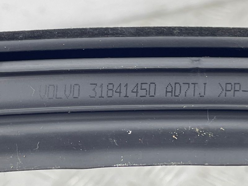 Направляюча скла дверей 32328964 Volvo XC90